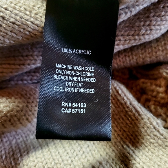 Men's Color Block Pullover Sweater - Picture 8 of 10